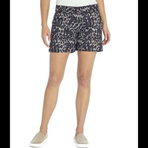 NWT Isaac Mizrahi Leopard Print Shorts SZ 8 Black/Gray